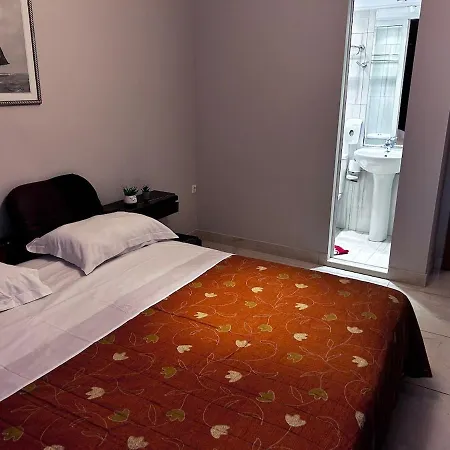 Linda Apartment アパート *