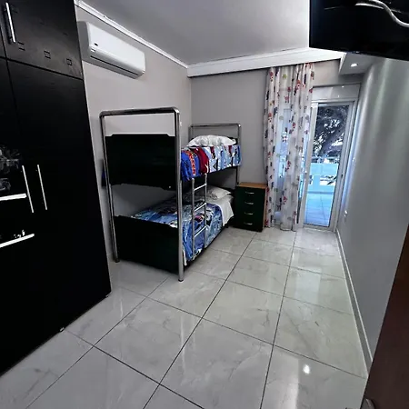 Linda Apartment アパート *